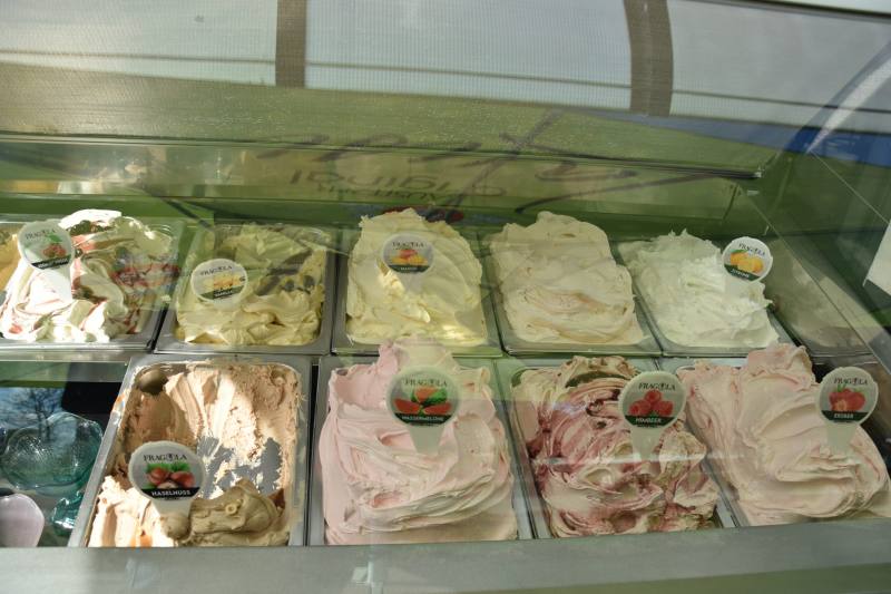 Eistheke mit hausgemachtem Eis